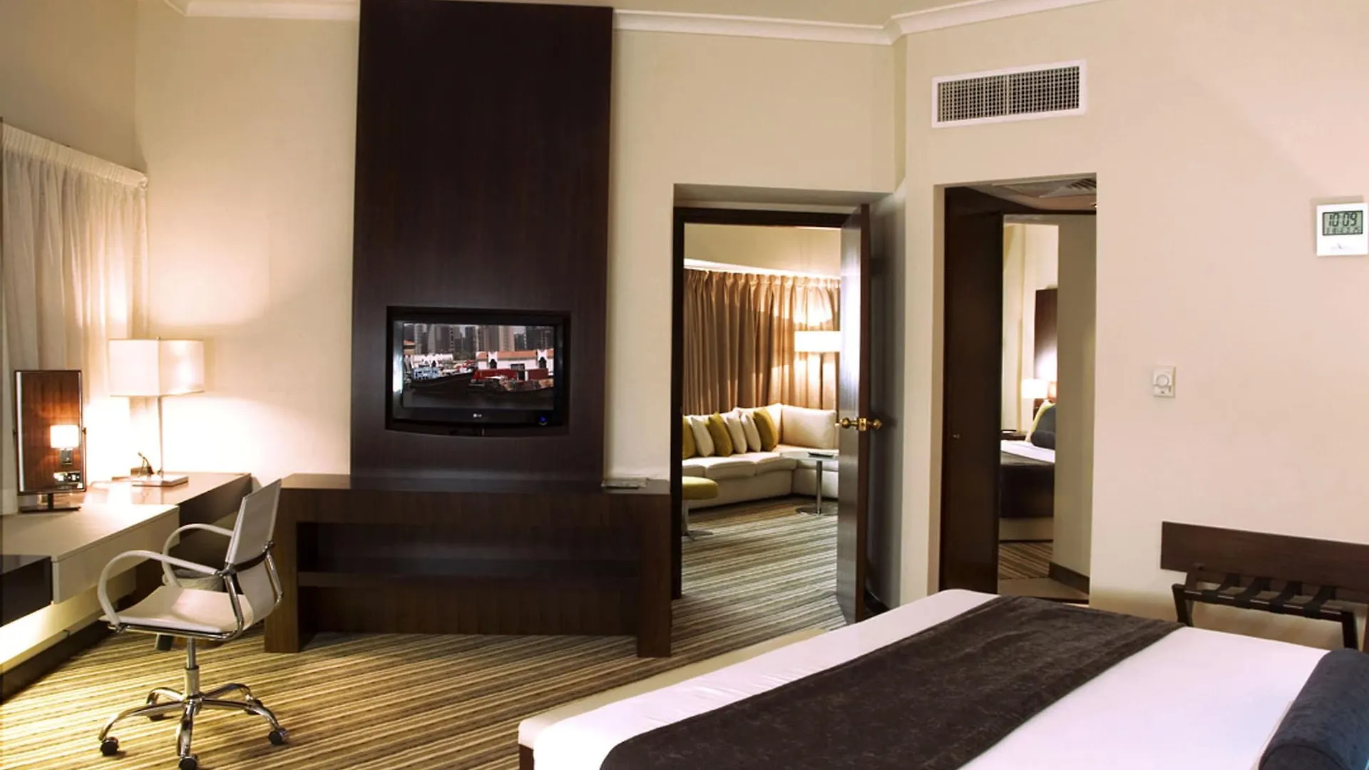 Avari Dubai Hotel