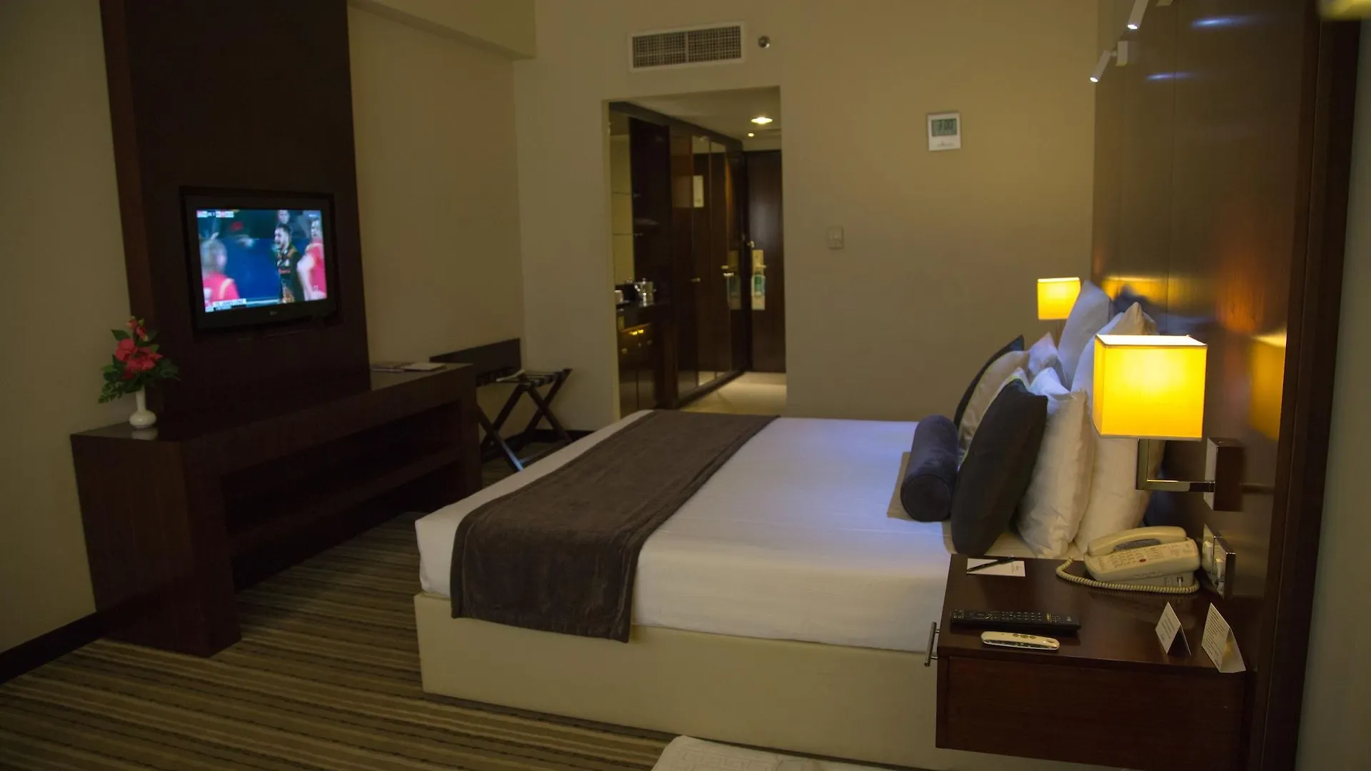 Avari Dubai Hotel