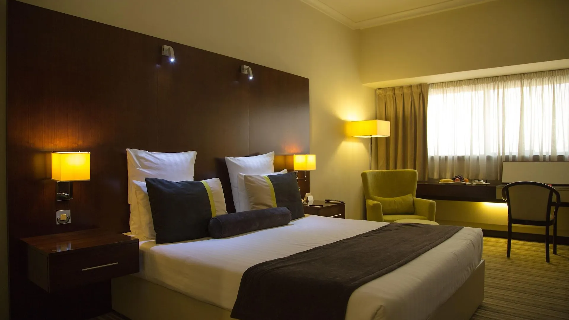 Avari Dubai Hotel