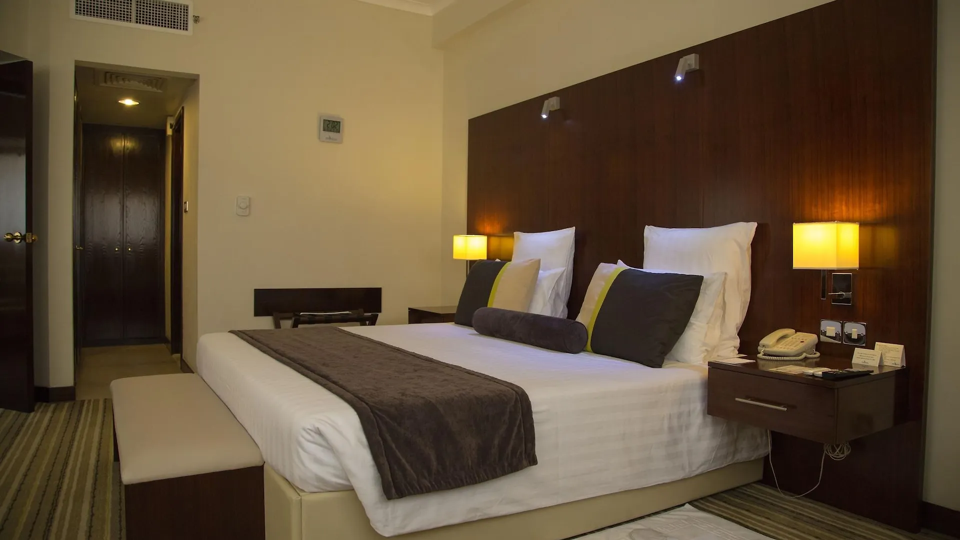 Avari Dubai Hotel