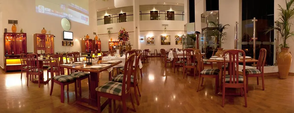 Avari Dubai Hotel 4*,