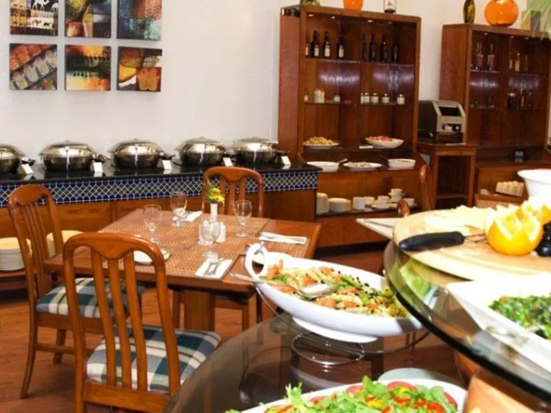 Avari Dubai Hotel