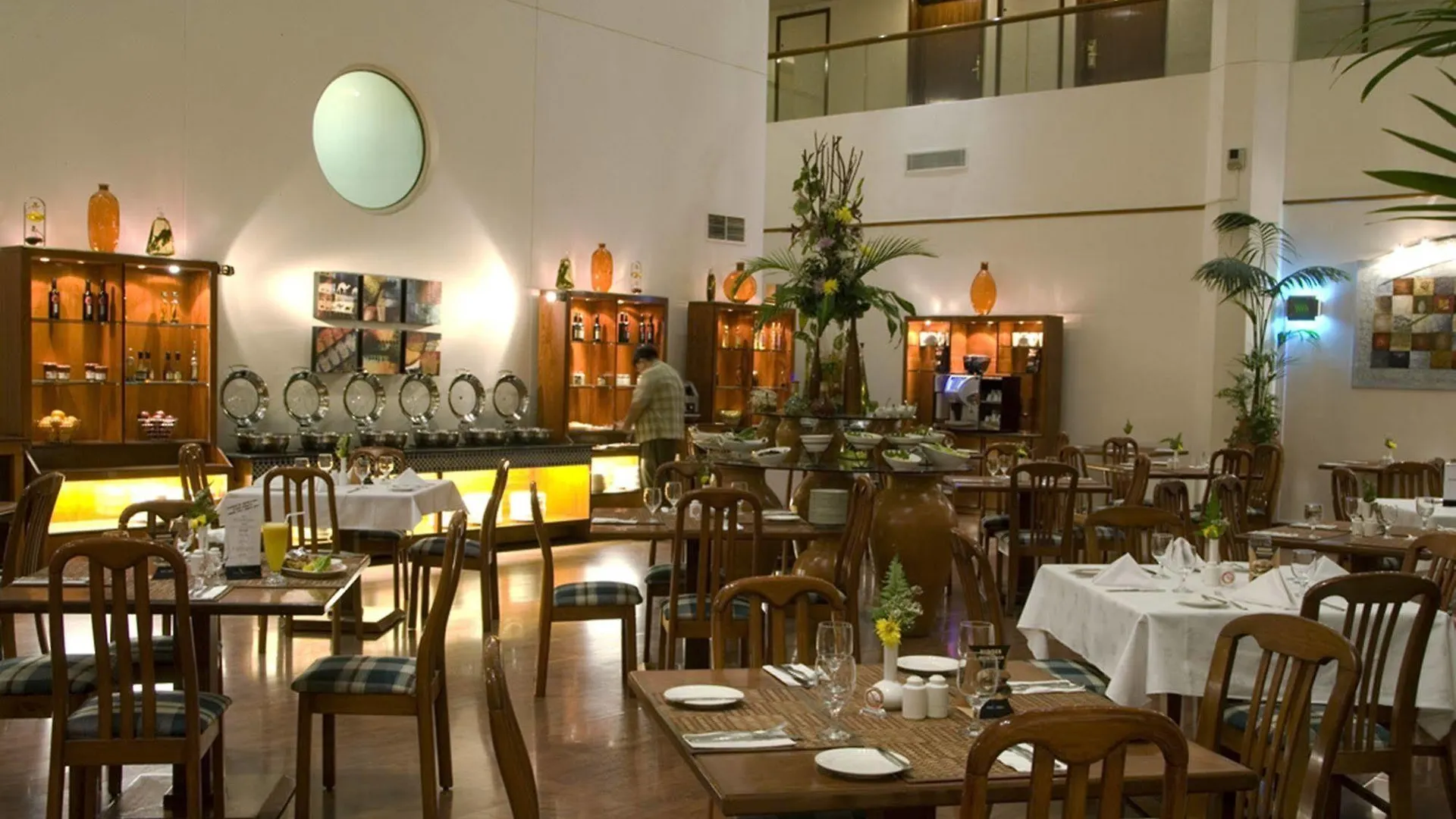 Avari Dubai Hotel