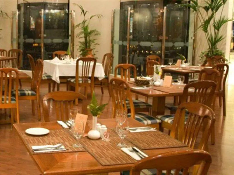 فندق افاري دبي 4*,